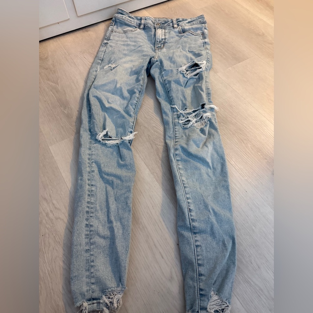 American Eagle Outfitters Light Blue Distressed Skinny Jeans